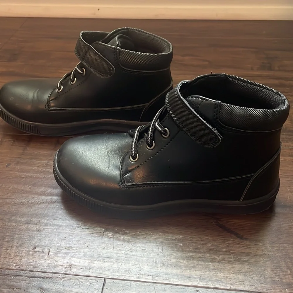 Deer Stags Quinton dress boots, EUC